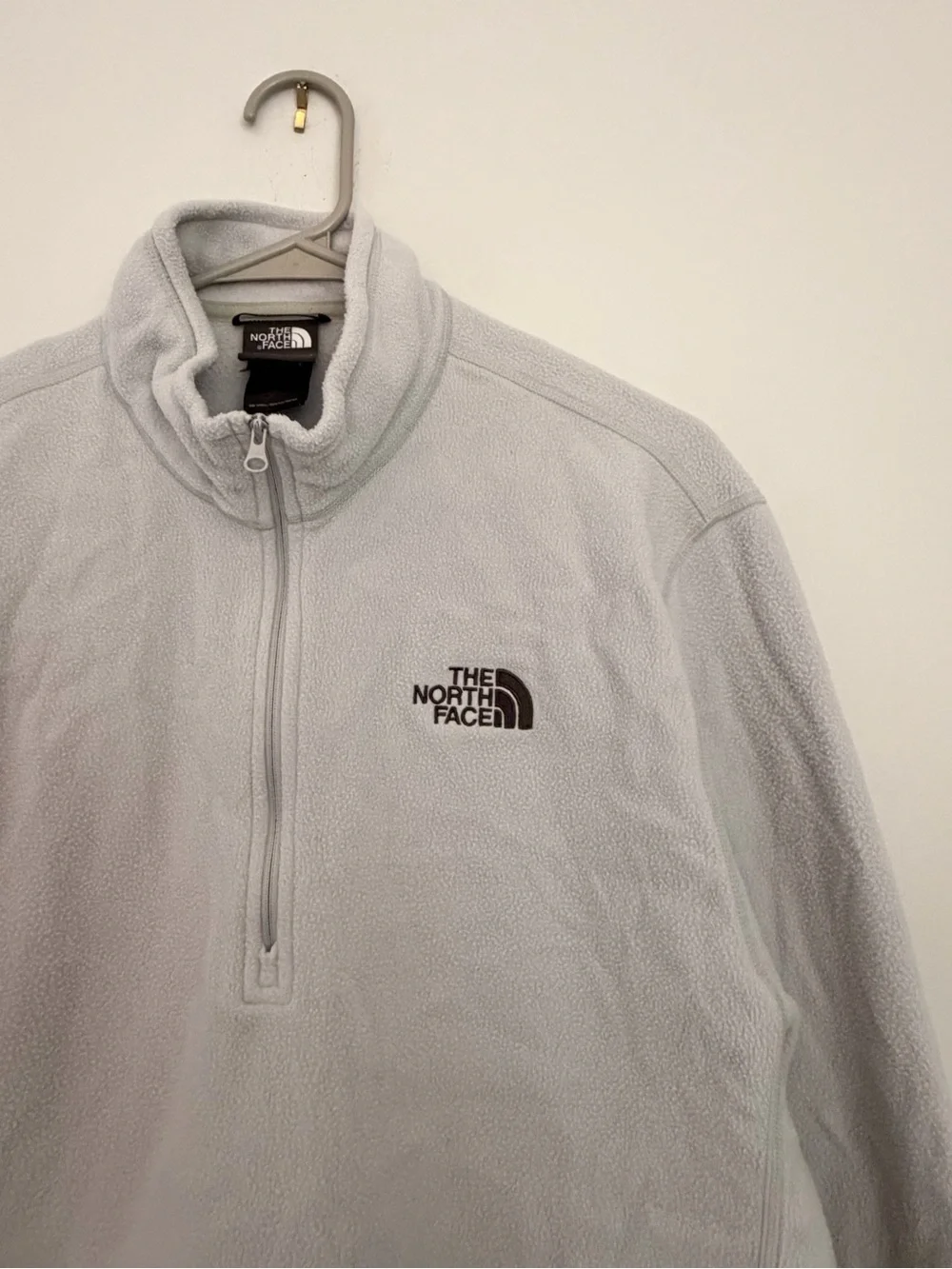 The North Face Men's Light Gray Quarter-Zip Fleece Jacket